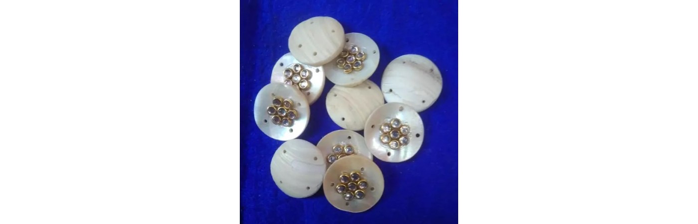 Natural Sea Shell 4-Hole Corner Pendant Beads - Set of 10 for Jewelry and Garments